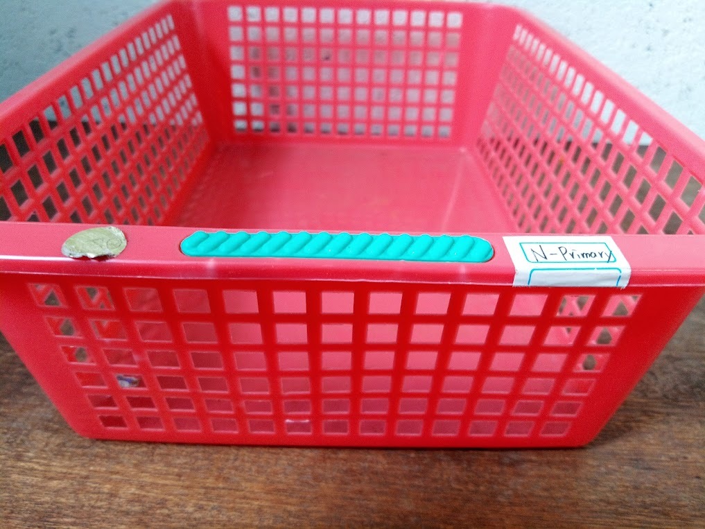 □ケース / 網かご 収納バスケット レタートレー プラスチック 角カゴ 赤 朱色 レッド_画像3