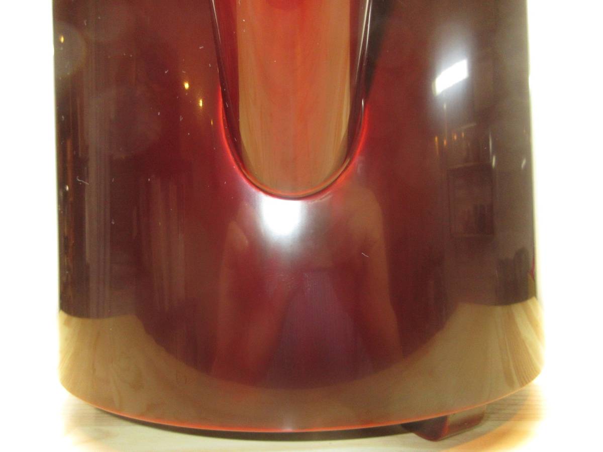 [...] чайная посуда сосуд для воды для чайной церемонии большой сосуд для воды для чайной церемонии . краска из дерева краска ...... произведение вместе в коробке 