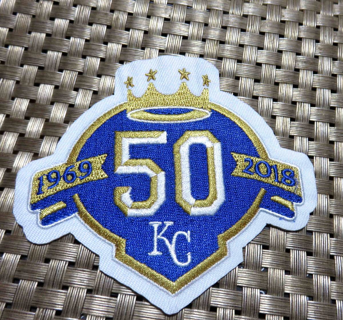 青金白　王冠50TH◆新品MLBカンザスシティ・ロイヤルズ Kansas City Royals５０周年記念　野球ベースボール 刺繍ワッペン◆メジャーリーグ_画像1