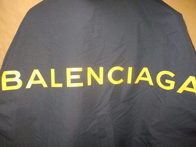 BALENCIAGA バレンシアガ バック ロゴ 超 オーバーサイズ ビッグ windbreaker フード ブルゾン 黒 34の画像3