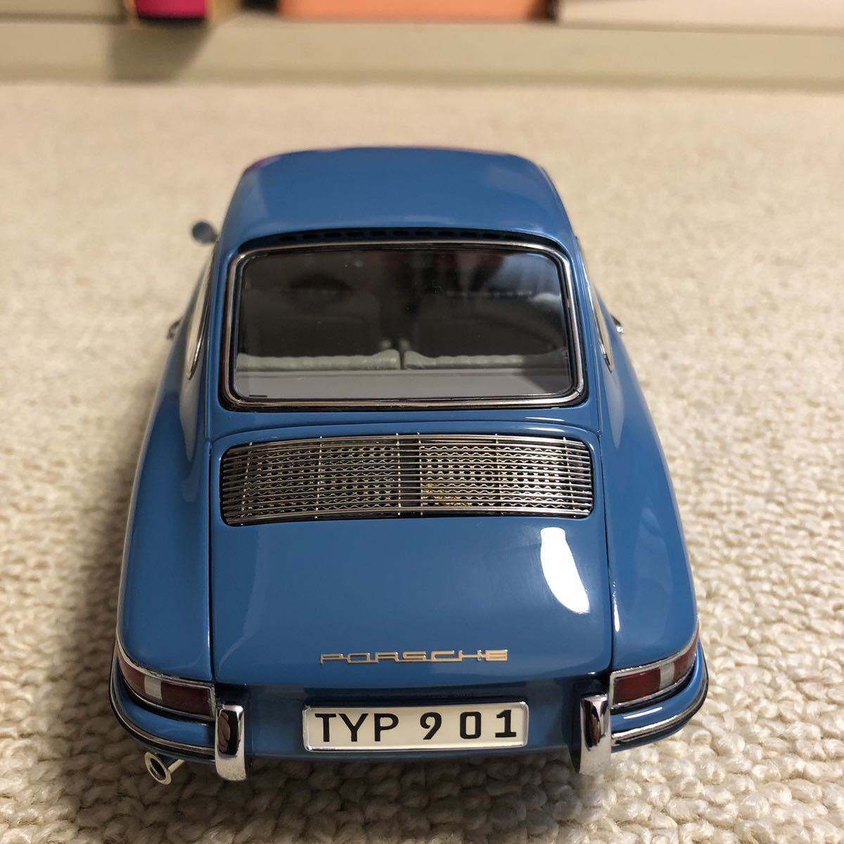 メール便無料】 1/18 CMC ポルシェ 901 EDITION スポーツクーペLIMITED