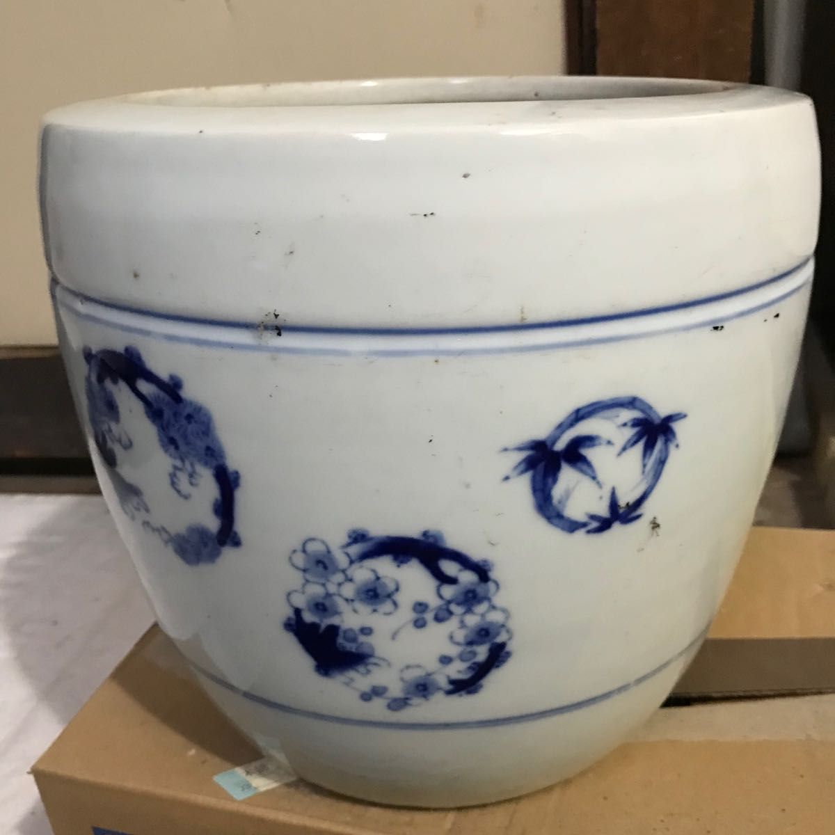 江戸時代末期　伊万里焼陶器製　手炙り火鉢