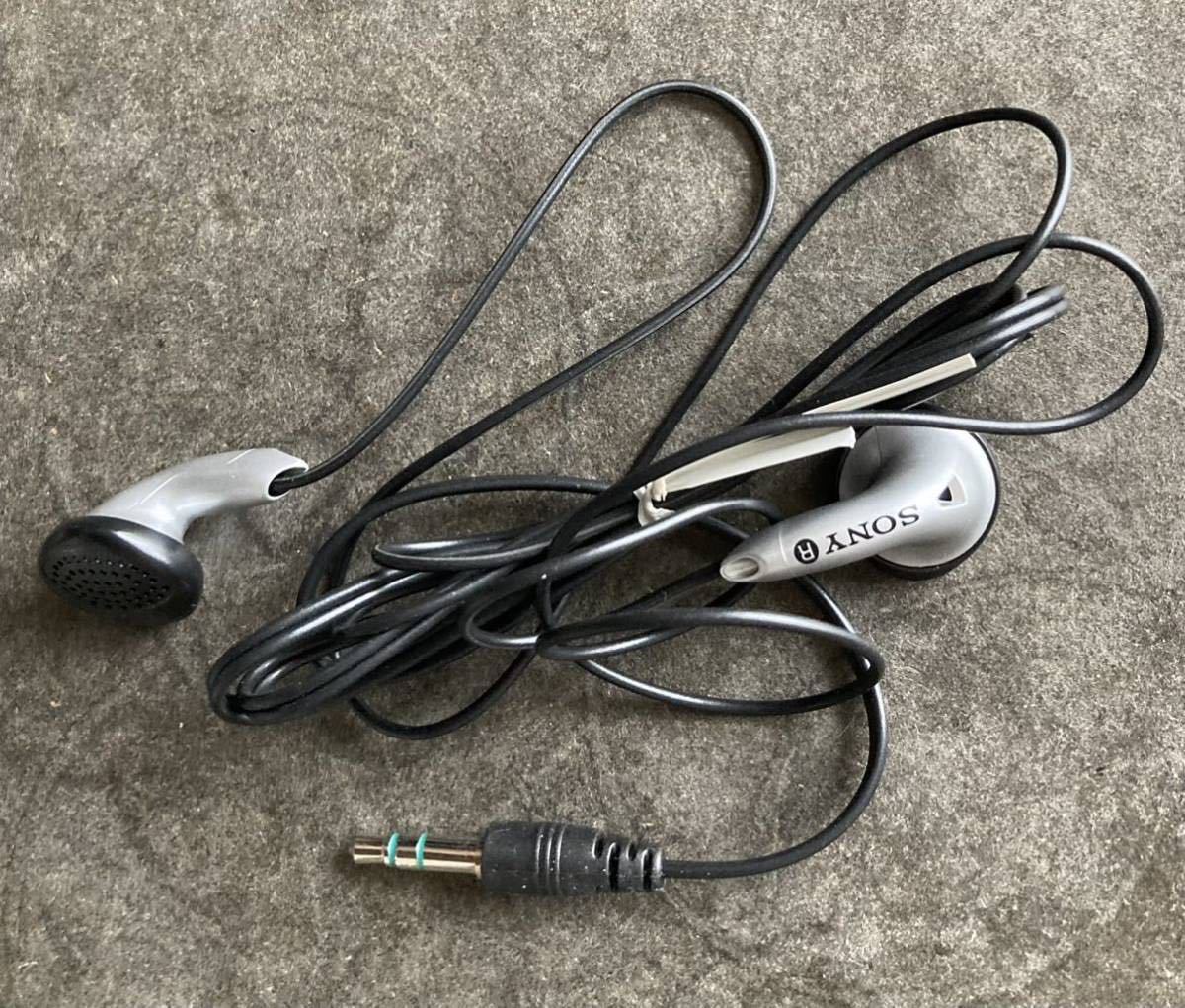 平成レトロ品 ヴィンテージ SONY イヤホン MDR-E706 シルバー 平成レトロ品 ヴィンテージ SONY イヤホン MDR-E706 シルバー