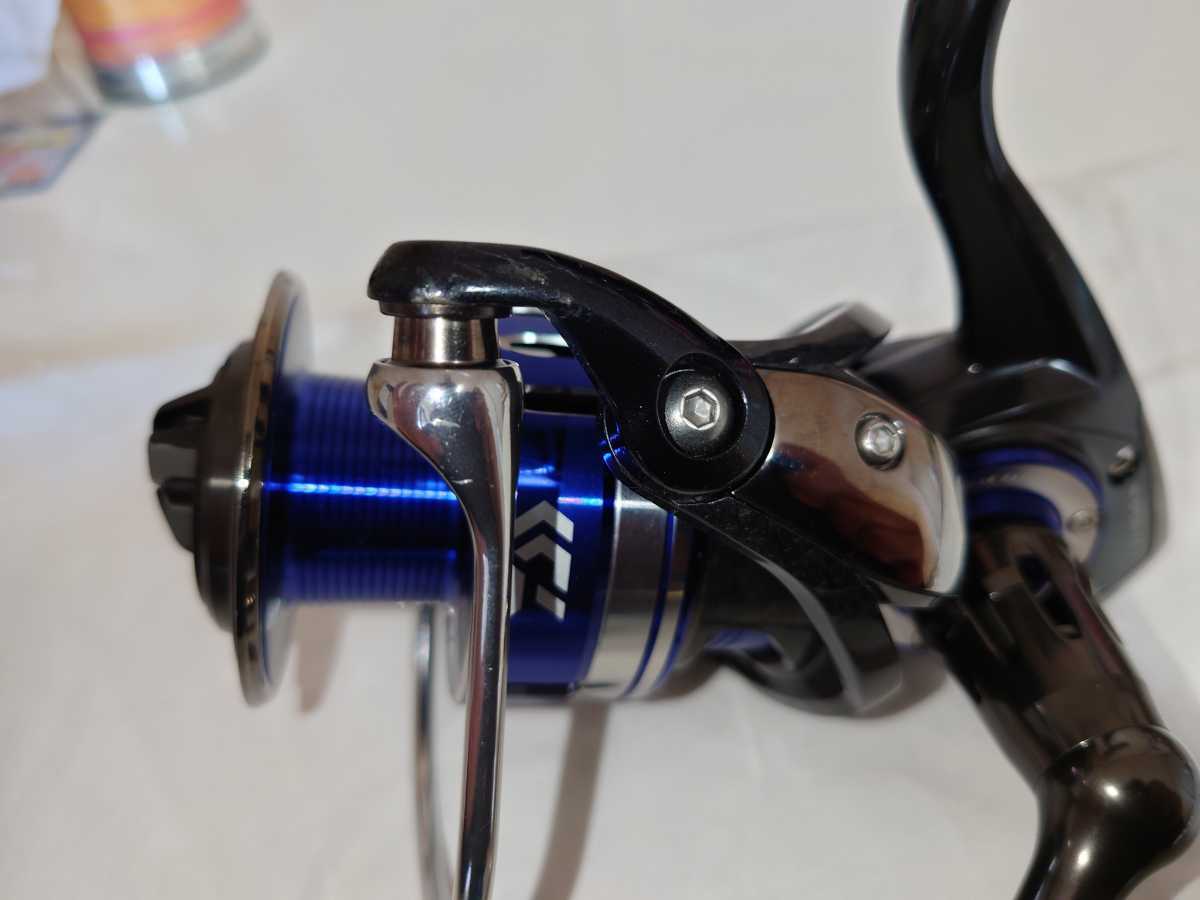 釣具 DAIWA ダイワ 15SALTIGA 4500h ソルティガ 左ハンドル リール