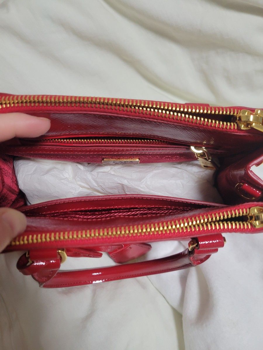 超破格。未使用。PRADA プラダ サフィアーノ 2wayショルダーバック