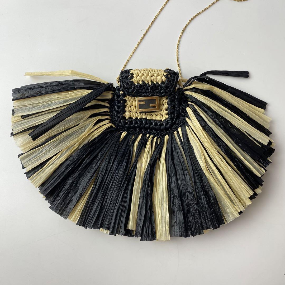 メーカー希望小売価格から30%OFF 新品未使用 pro用ケース FENDI 新品