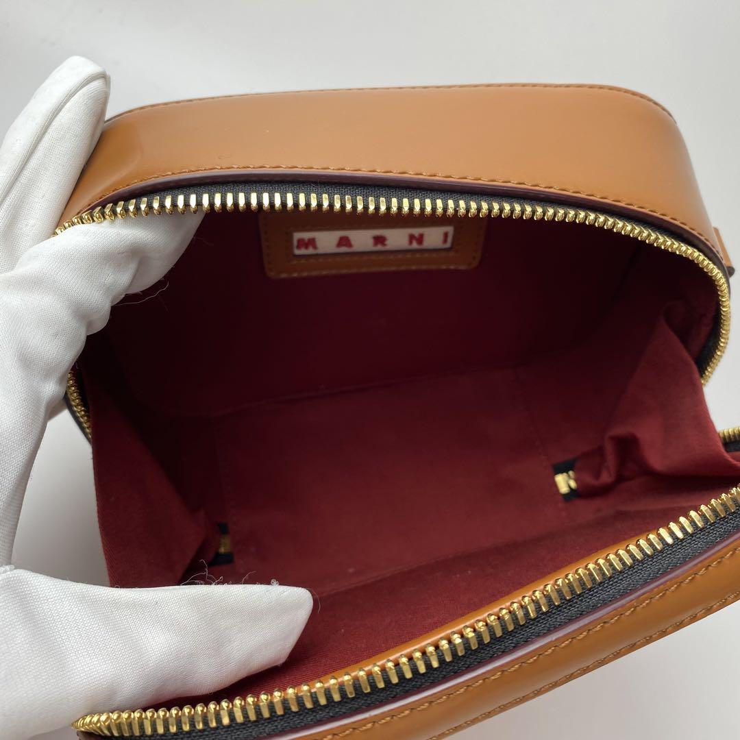 未使用 マルニ MARNI シェル ショルダーバッグ ミニバッグ ポシェット