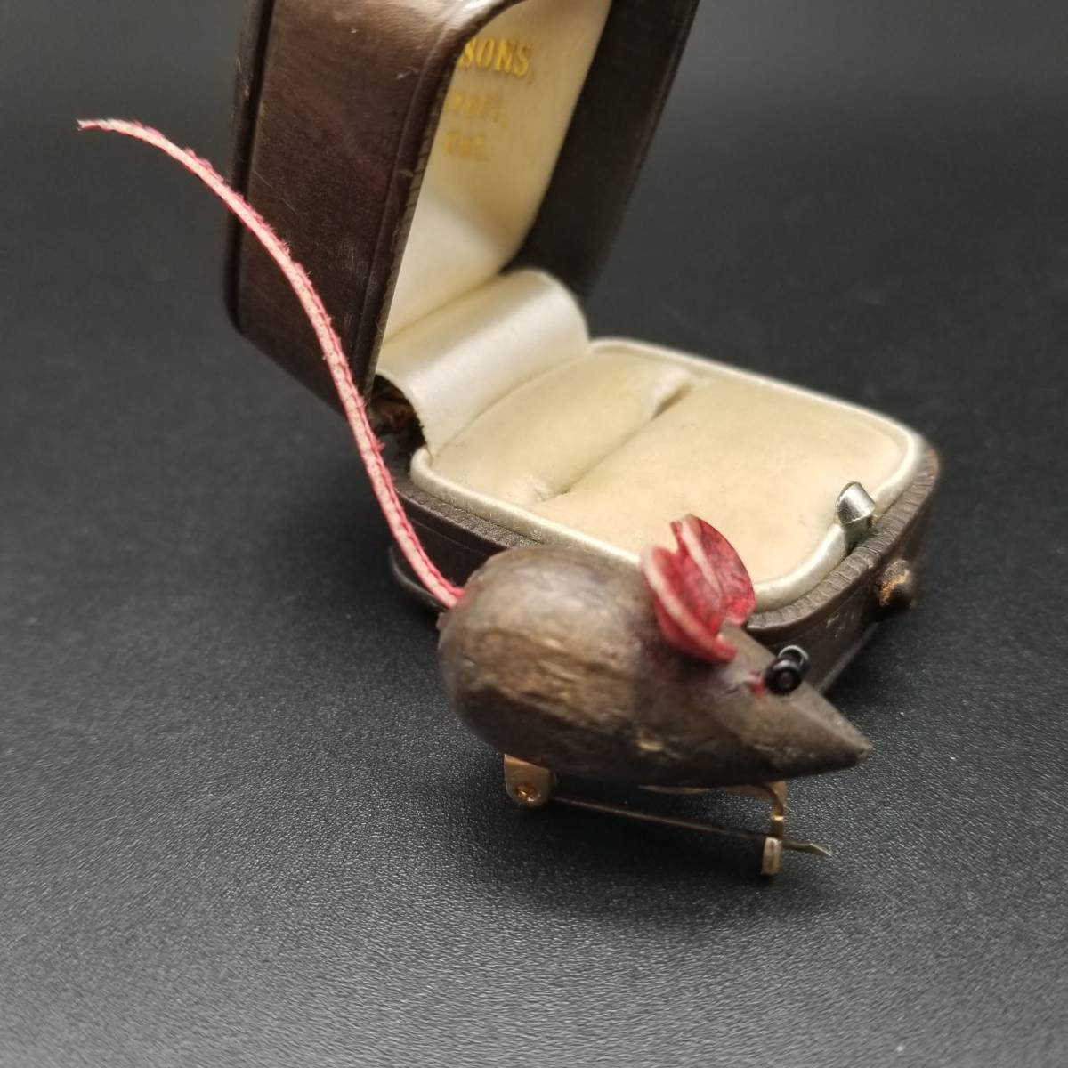20世紀中頃 米国 ヴィンテージ 木製 ネズミ ブローチ アニマル