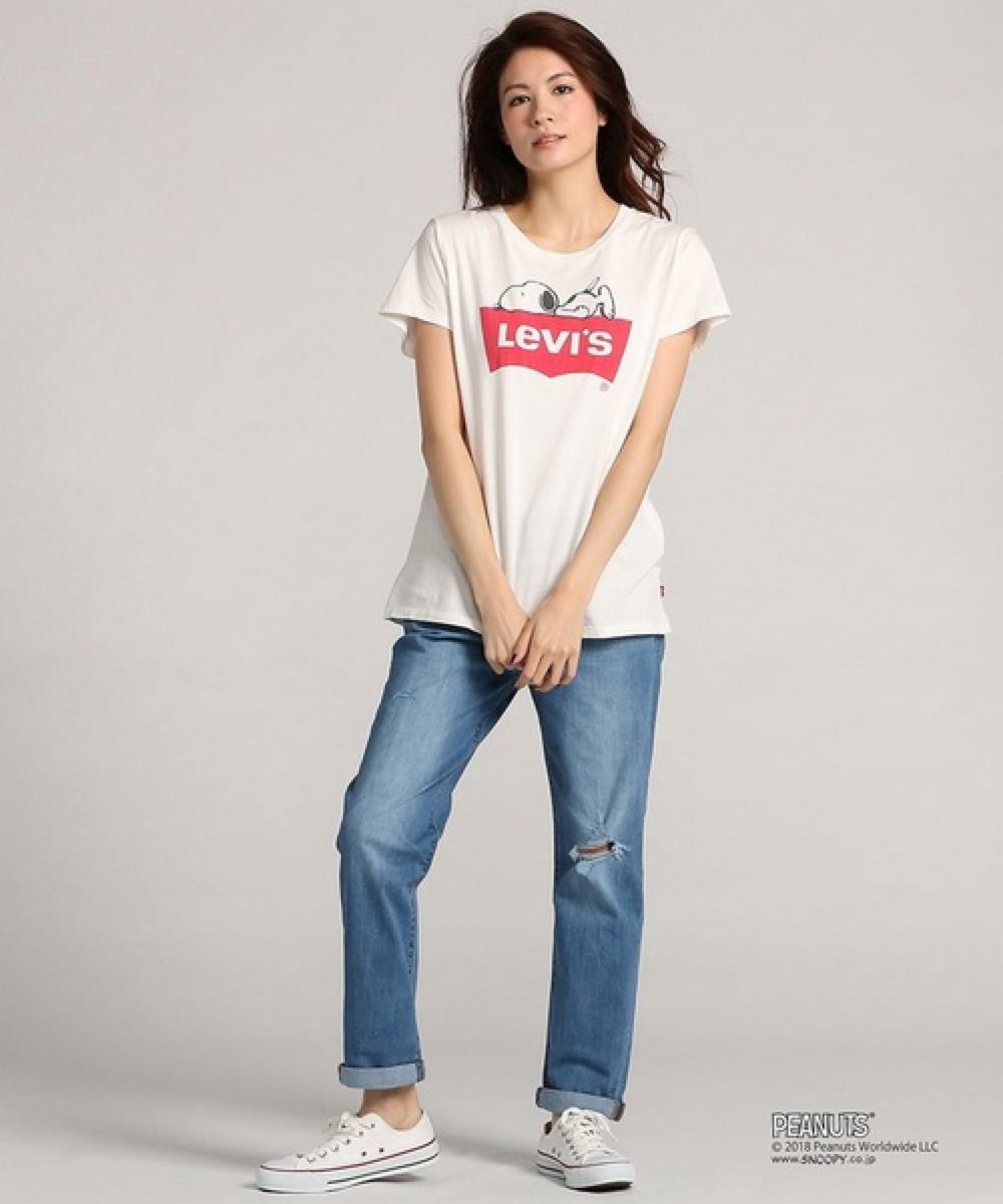 【値引き不可】新品リーバイス×スヌーピーLEVI'S×PEANUTSコラボ　バットウィングスヌーピー Tシャツ MＬ【完売品レア】