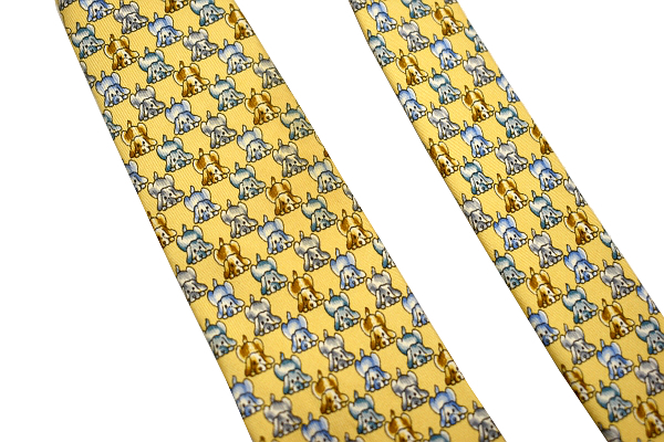 N-2605* free shipping *Salvatore Ferragamo Salvatore Ferragamo * regular goods Italy made yellow yellow color DOG dog one Chan pattern silk necktie 