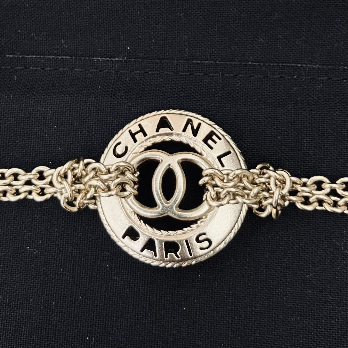 送料込み！新品未使用　直営正規店で購入　CHANEL ブレスレット　コスチュームジュエリー　シャネル ゴールド色