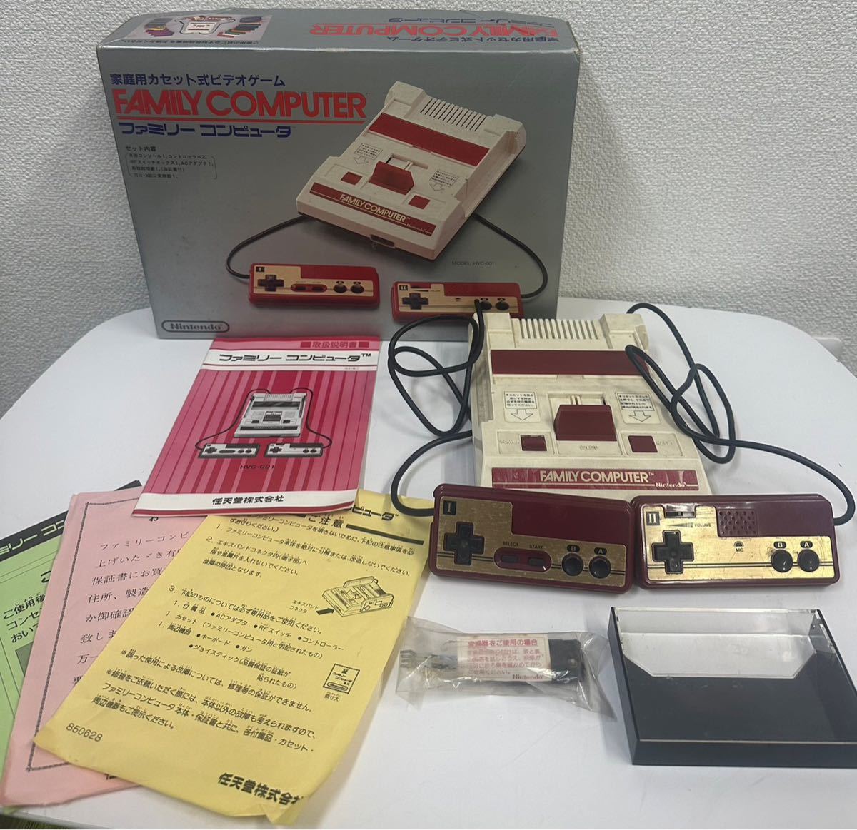 Nintendo ニンテンドー ファミリーコンピュータ ファミコン本体 初期型