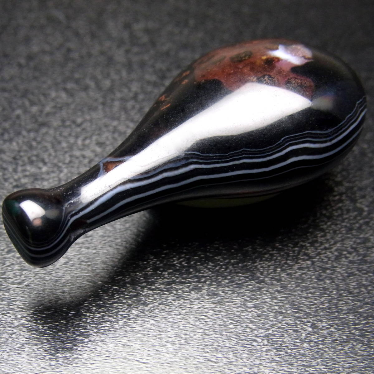 【No,3】天然赤黒縞瑪瑙石の瓶型 壷型天珠 ペンダントヘッド_画像7