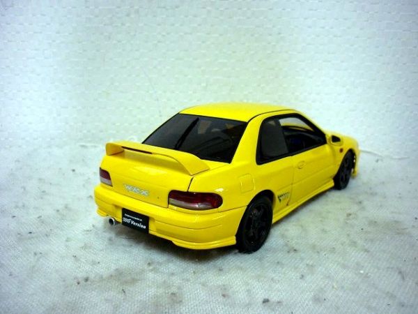  Auto Art Subaru Impreza WRX модель R STI VERSION 1/18 миникар желтый GC8