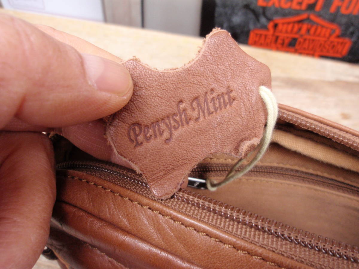 ほぼ未使用！PENYSH MINT（ペニッシュミント）　革のクラッチバッグ/セカンドバッグ