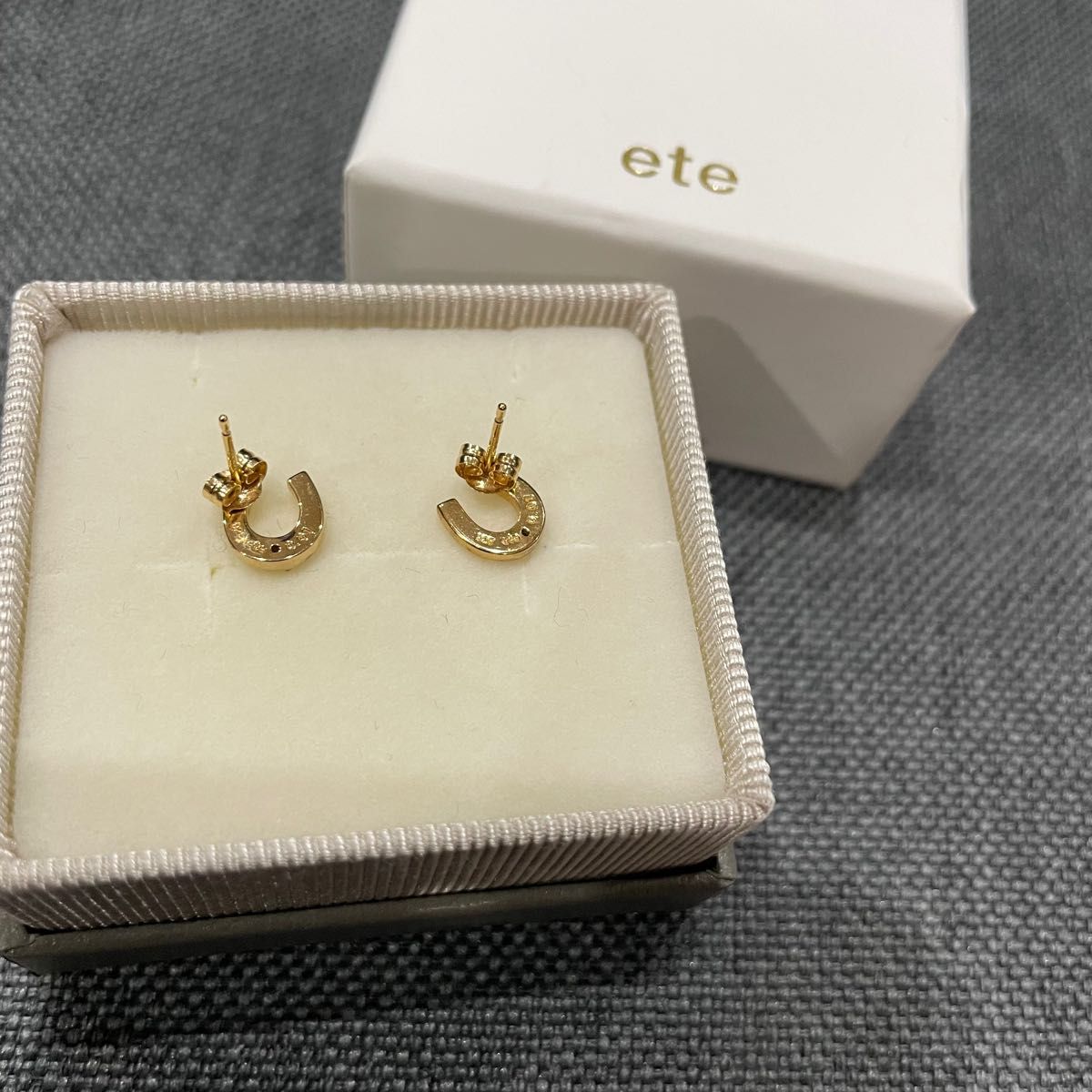 ete エテ ホースシュー ダイヤモンド ピアス