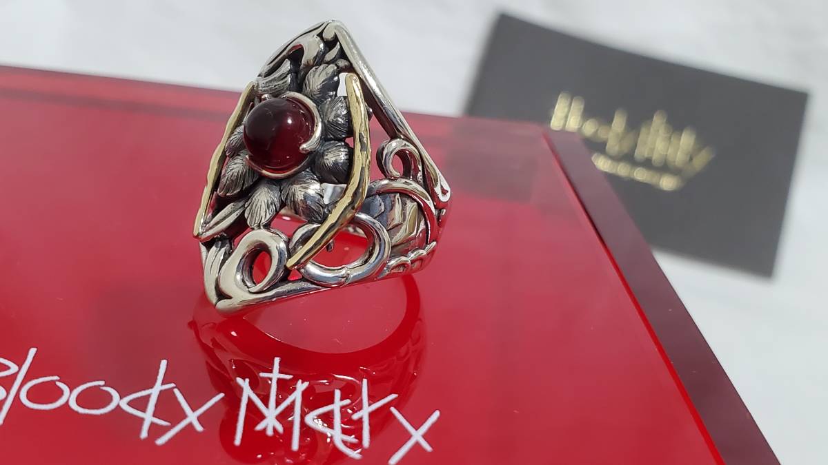 Регулярный 15 -й год XMAS Limited Bloody Mary Bloody Mary Limited Edition Kerah Gothic Art Ring Red Cubon SV x 18k 13 кольцо прилагается