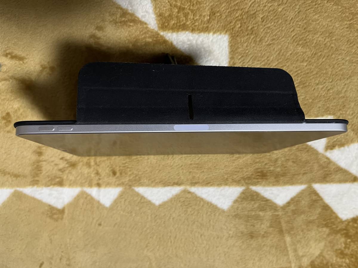 2020 Apple iPad Air(10.9インチ、Wi-FIモデル、64GB)シルバー　第４世代_画像2