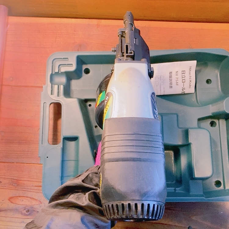 7日保証・整備済】美品♪日立工機 常圧 75mm ロール釘打ち機 NV75AF