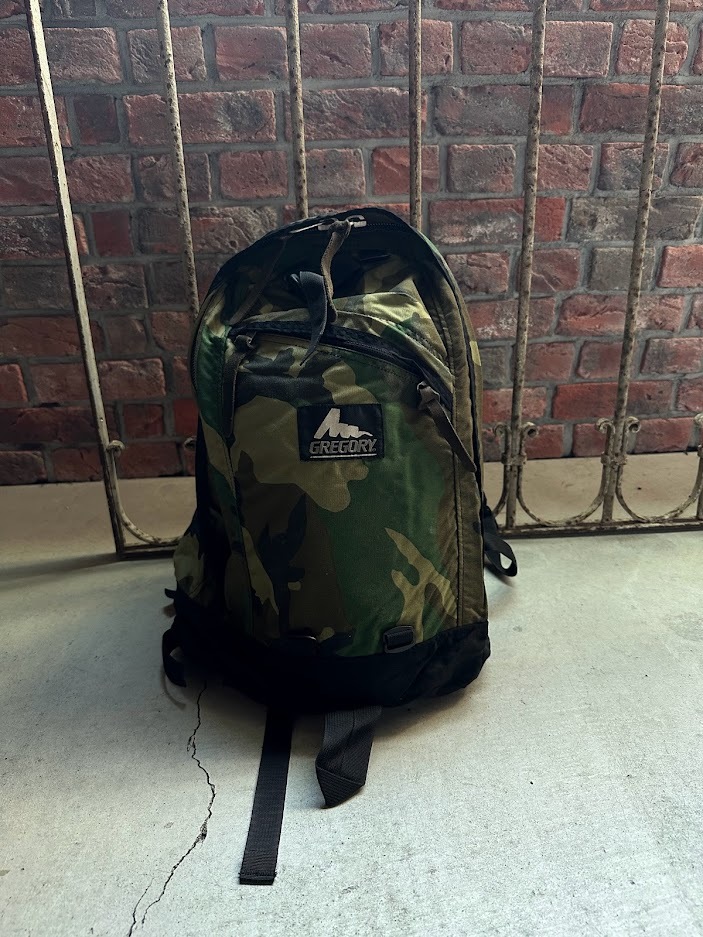 雑誌で紹介された 廃盤 26L DAYPACK CLASSIC デイパック クラシック 銀