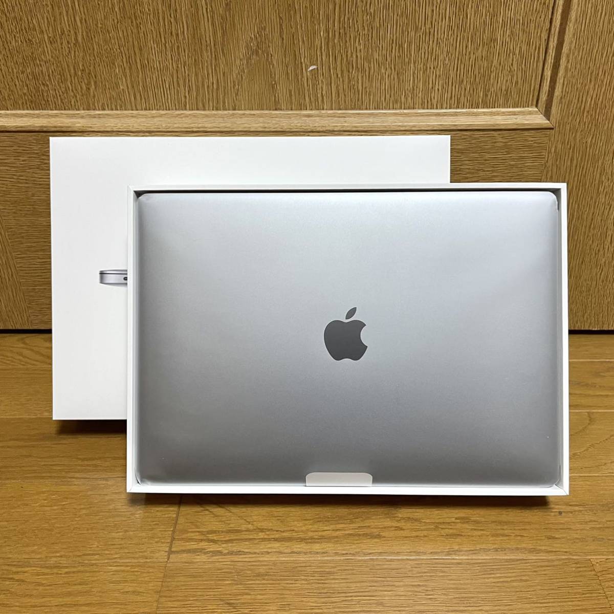 【美品】MacBook Air 2020 8GB/512GB Core i5
