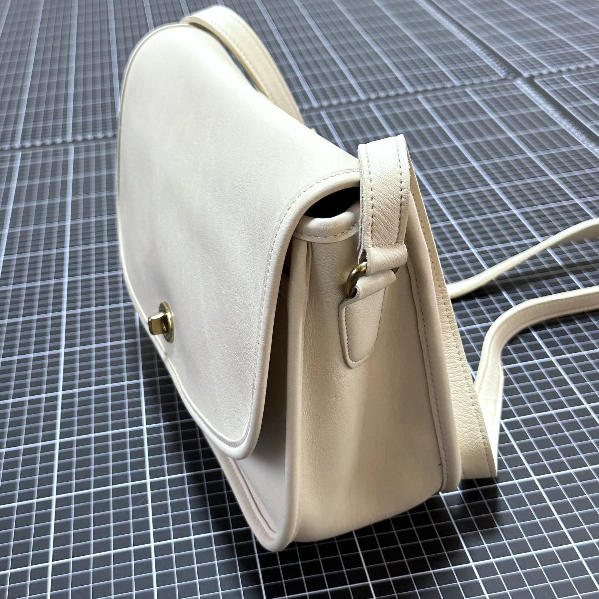 COACH『 オールドコーチ 』USA製・白 アイボリー レザー COACH『 オールドコーチ 』USA製・白 アイボリー レザー