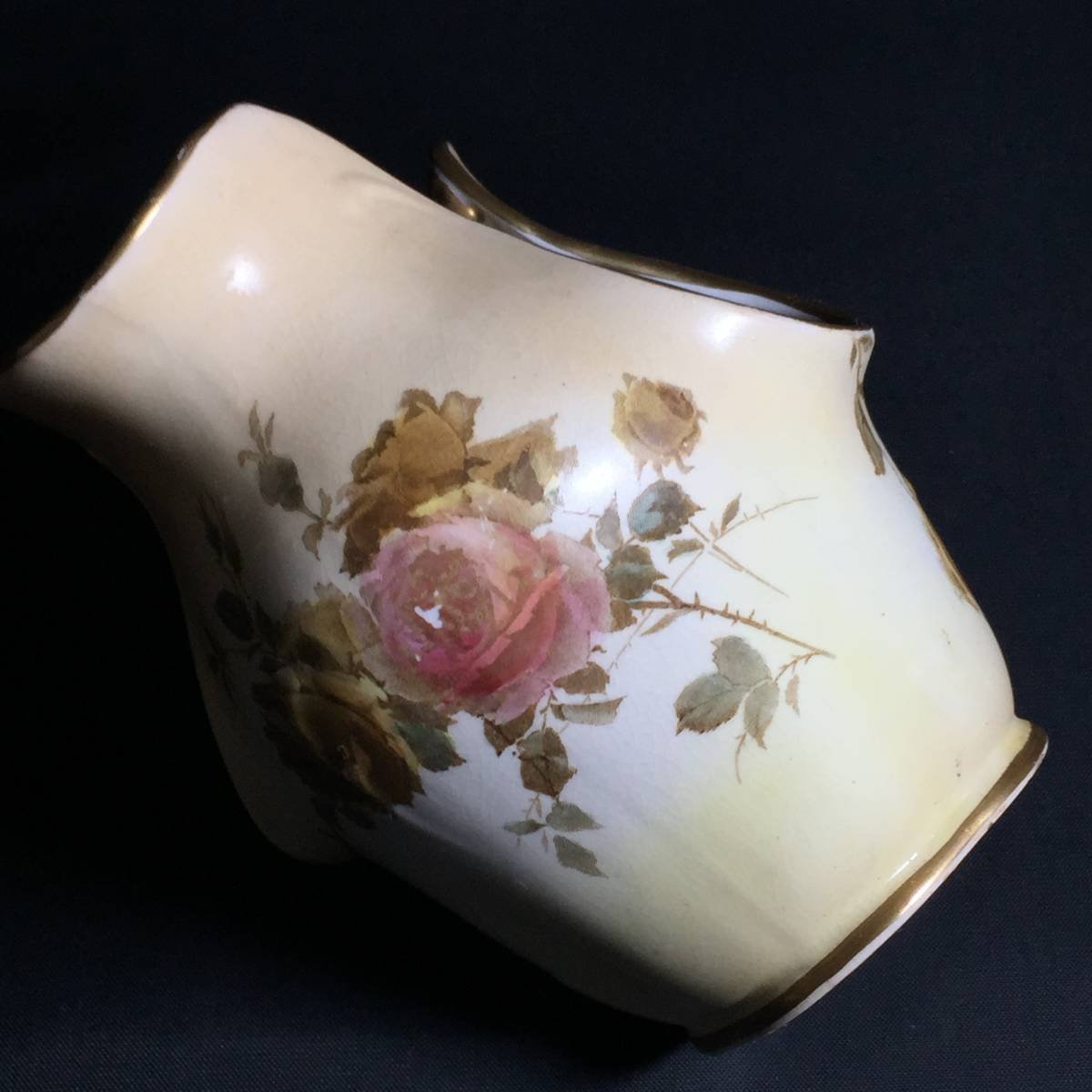 2828-60【 DOULTON 】 ドルトン バースレム 小物入れ 歯ブラシ 花瓶 花柄 ハンドペイント 金彩 ロココ A9424 アンティーク イングランド_画像3