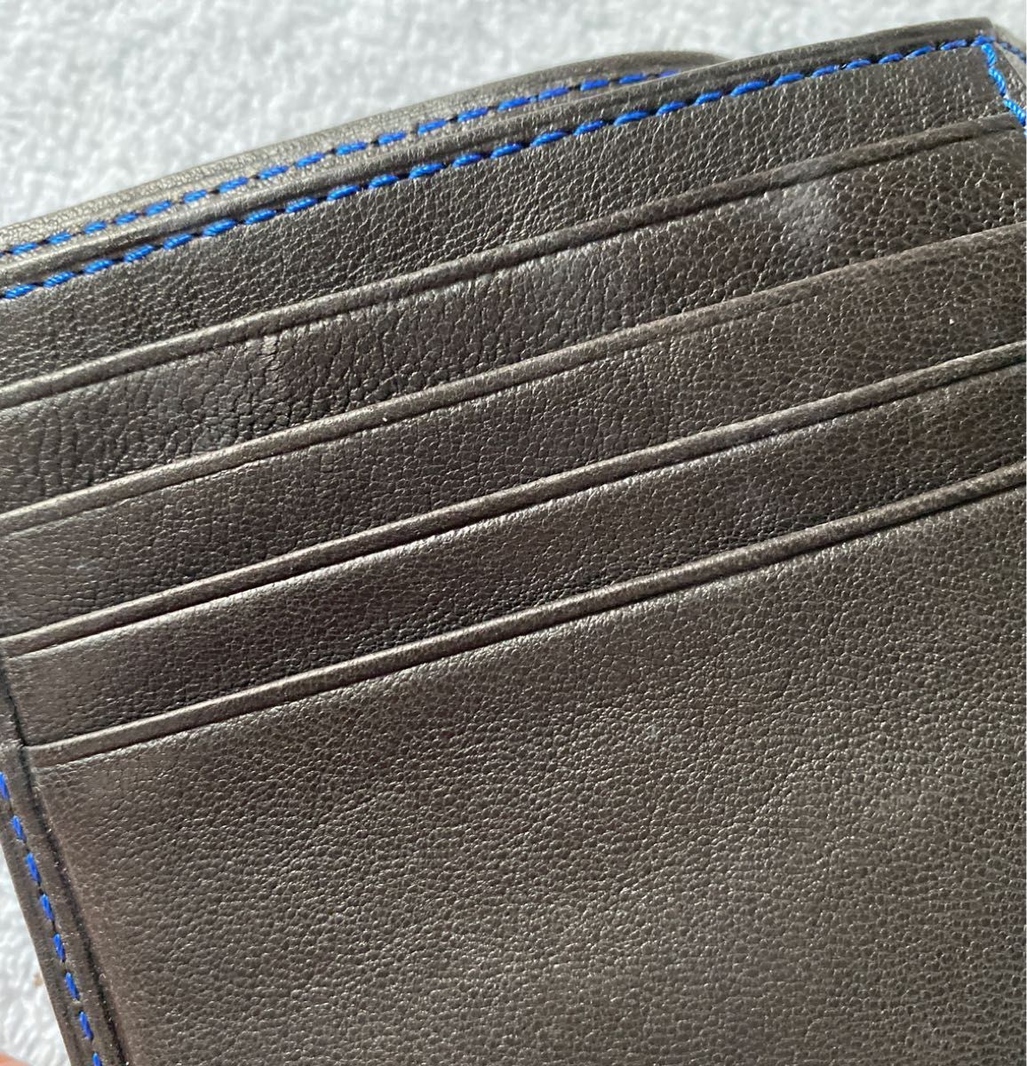 未使用　KENZO　ケンゾー　二つ折り財布　ロゴ入り　ブラック　ブルーステッチ　羊革　シープスキン