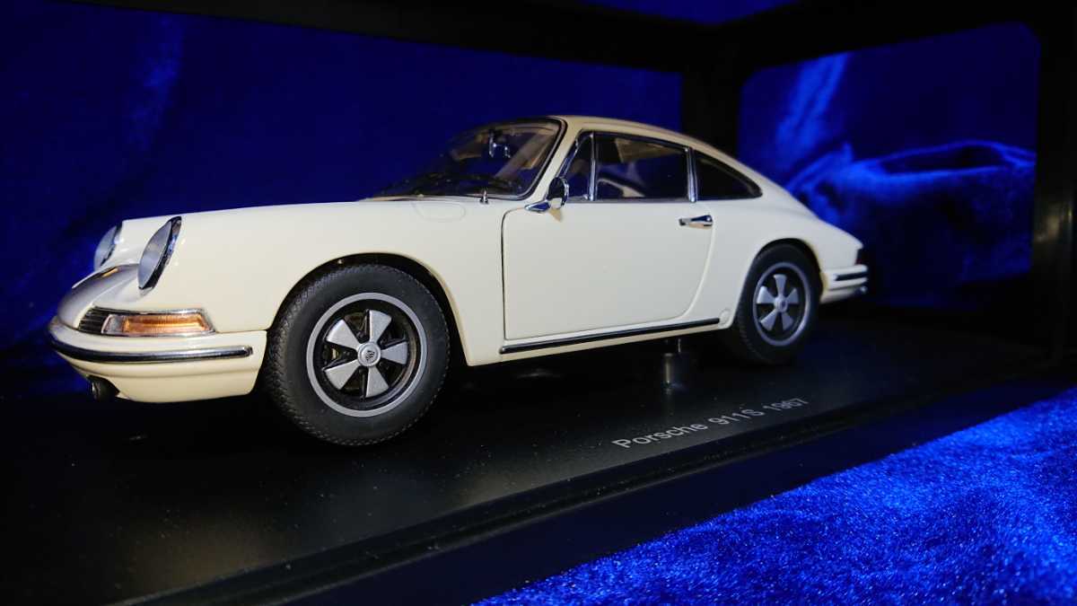 AUTOart PORSCHE ポルシェ 911S 1967-