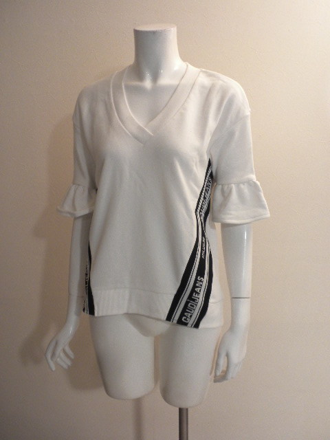 大人女性の 新品2022SSモデル☆彡ITALY『GAUDI JEANS ATHLEISURE』◇お薦め”ガウディ◇旬のアスレジャー”ロゴ切替えスウェットトレーナー!XSサイズ トップス 大人女性の 新品2022SSモデル☆彡ITALY『GAUDI JEANS ATHLEISURE』◇お薦め”ガウディ◇旬のアスレジャー”ロゴ切替えスウェットトレーナー!XSサイズ トップス