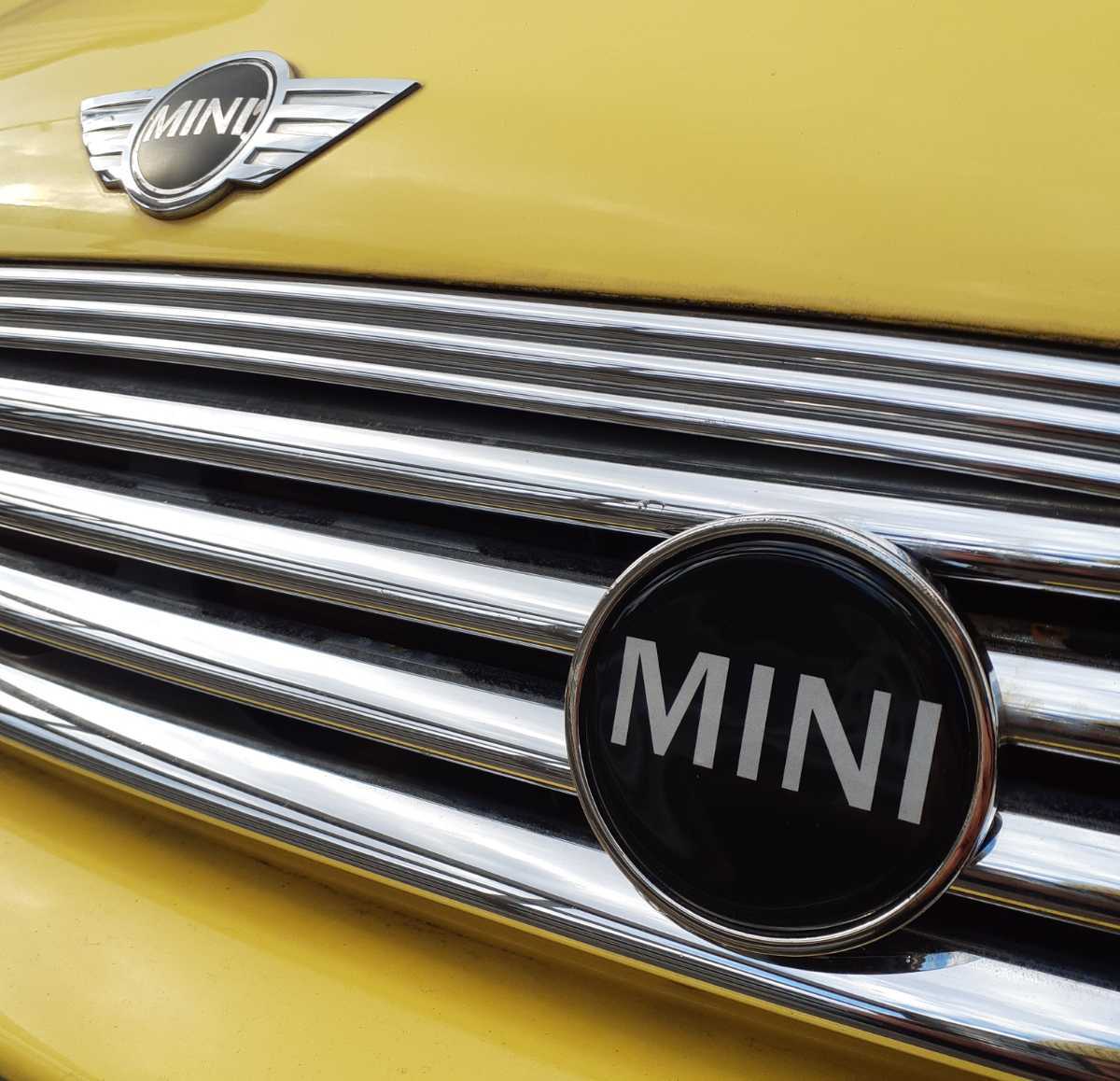 MINI grill badge Logo black front grille 