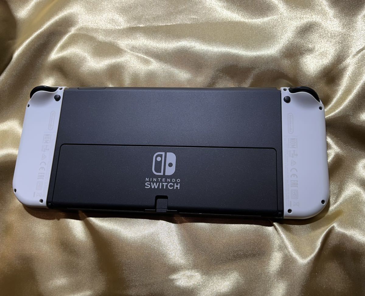 極上美品お得セット!!☆Nintendo Switch本体 +ソフト4本+専用ケース