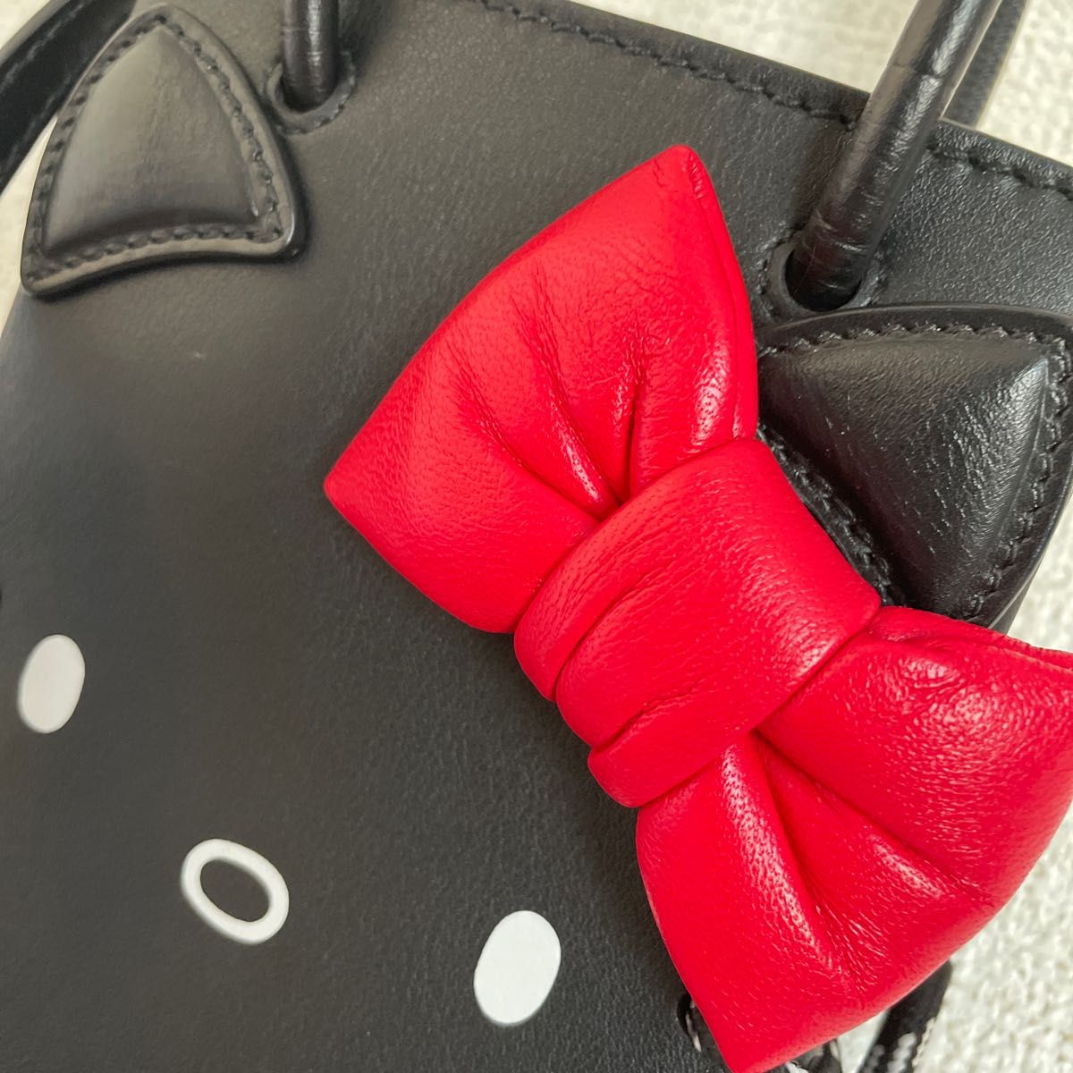 希少 BALENCIAGA バレンシアガ キティちゃんコラボ | lokomotivblog.hu