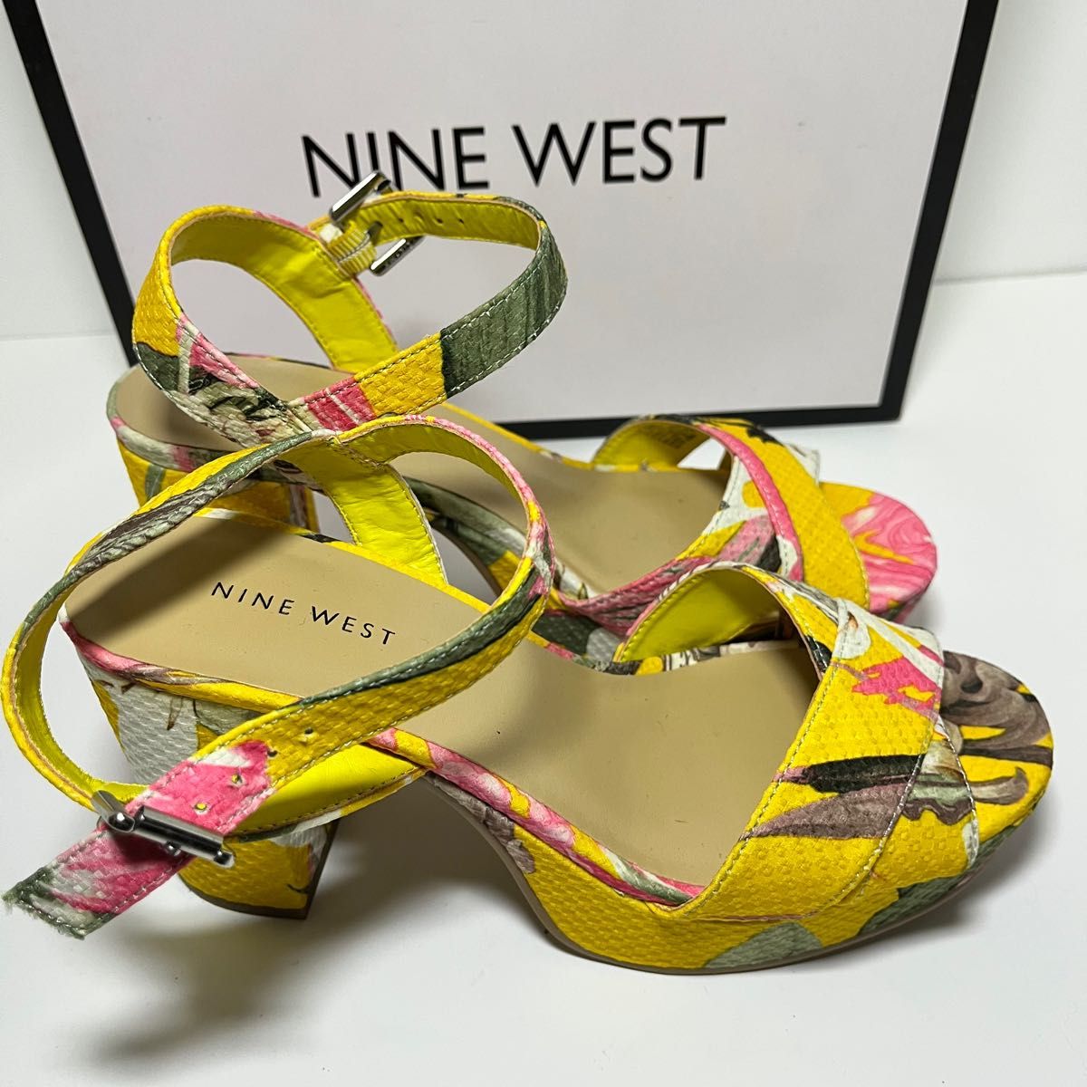 NINE WEST / ナインウエスト / 花柄ヒールサンダル