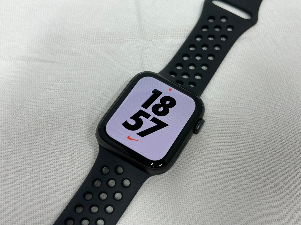 Apple Watch Nike SE GPSモデル 44mm MKQ83J/A smcint.com