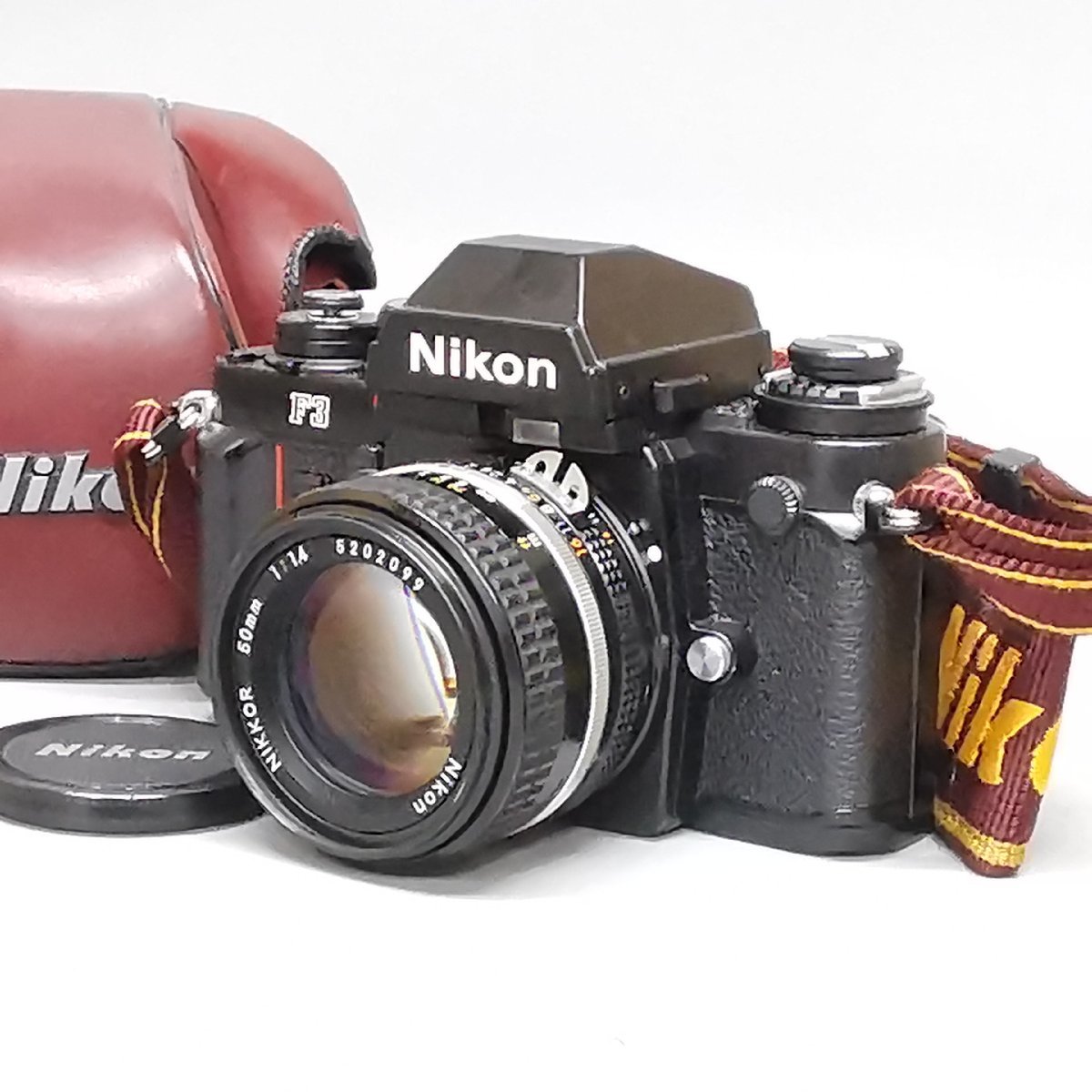 Nikon S 純正革ケースとレンズケース-