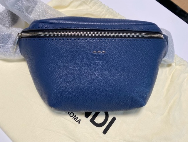 ☆新品・未使用品 ☆フェンディ クロスボディバッグ バムバッグ