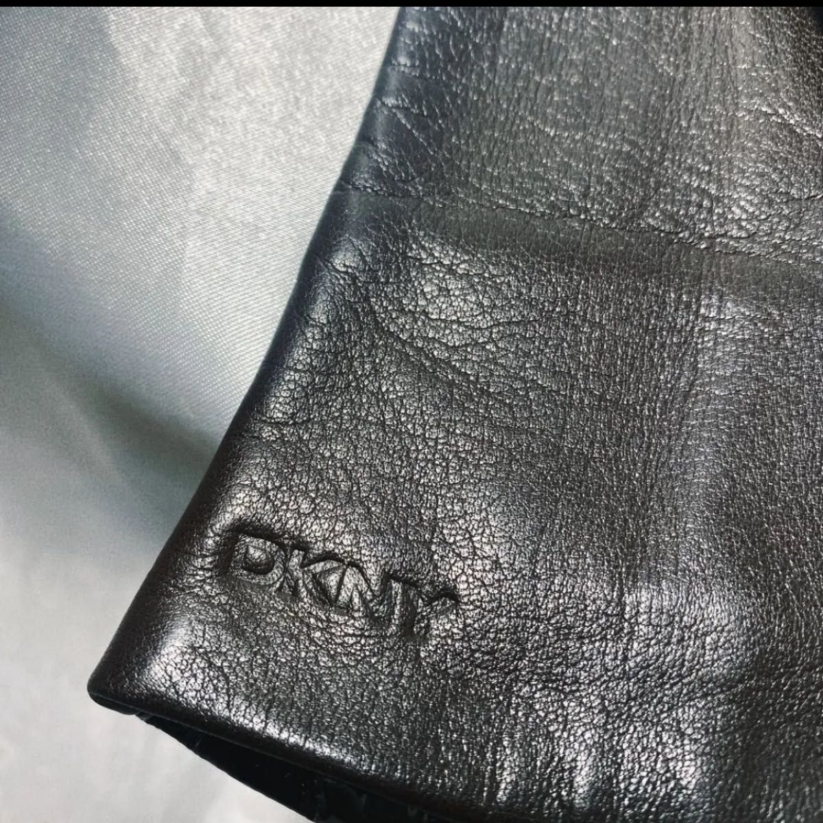 美品　　未使用品　DKNY  ダナキャラン　手袋　革手袋　21cm
