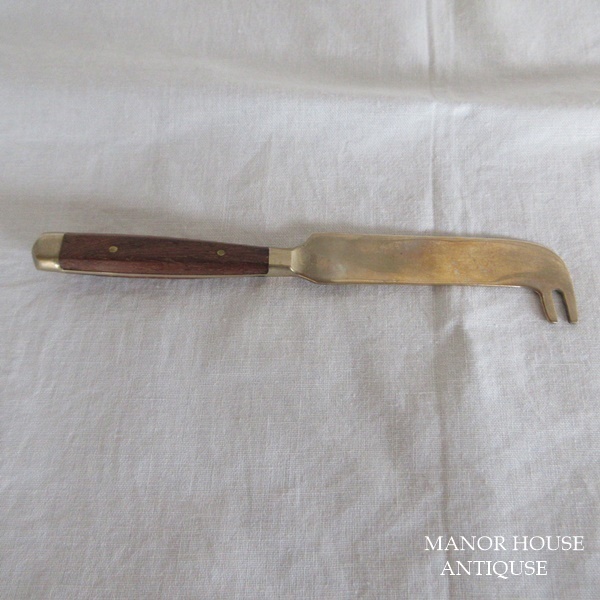 イギリス チーズナイフ チーズ専用 ナイフ 真鍮製 木製ハンドル キッチン雑貨 ヴィンテージ雑貨 英国 tableware 1766sb_画像3