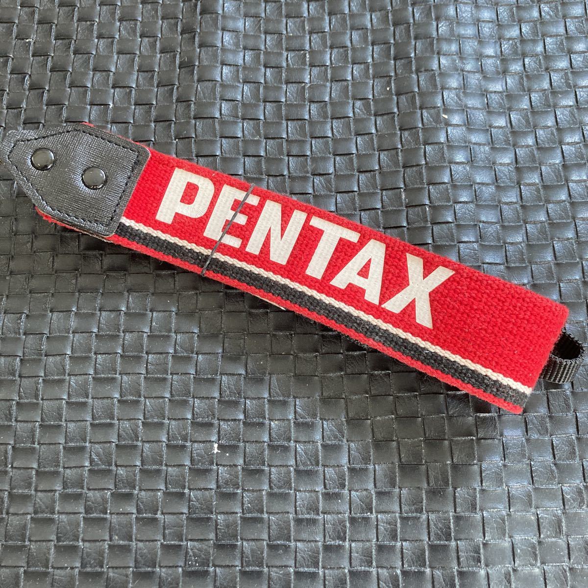 [ beautiful goods, free shipping ]Pentax Pentax original camera strap red color ( red )× black color ( black )× white color ( white ) 2