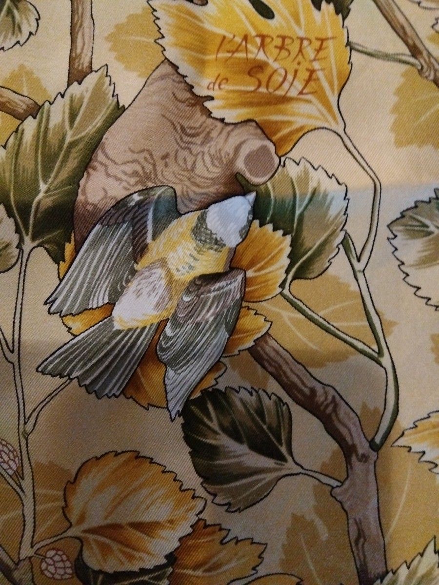 HERMES エルメス スカーフ カレ90 絹の木 蚕と桑の木｜PayPayフリマ