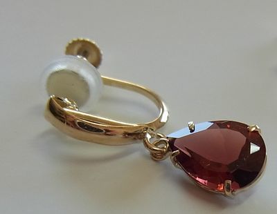 K18 yellow gold * natural garnet attaching simple screw type earrings *