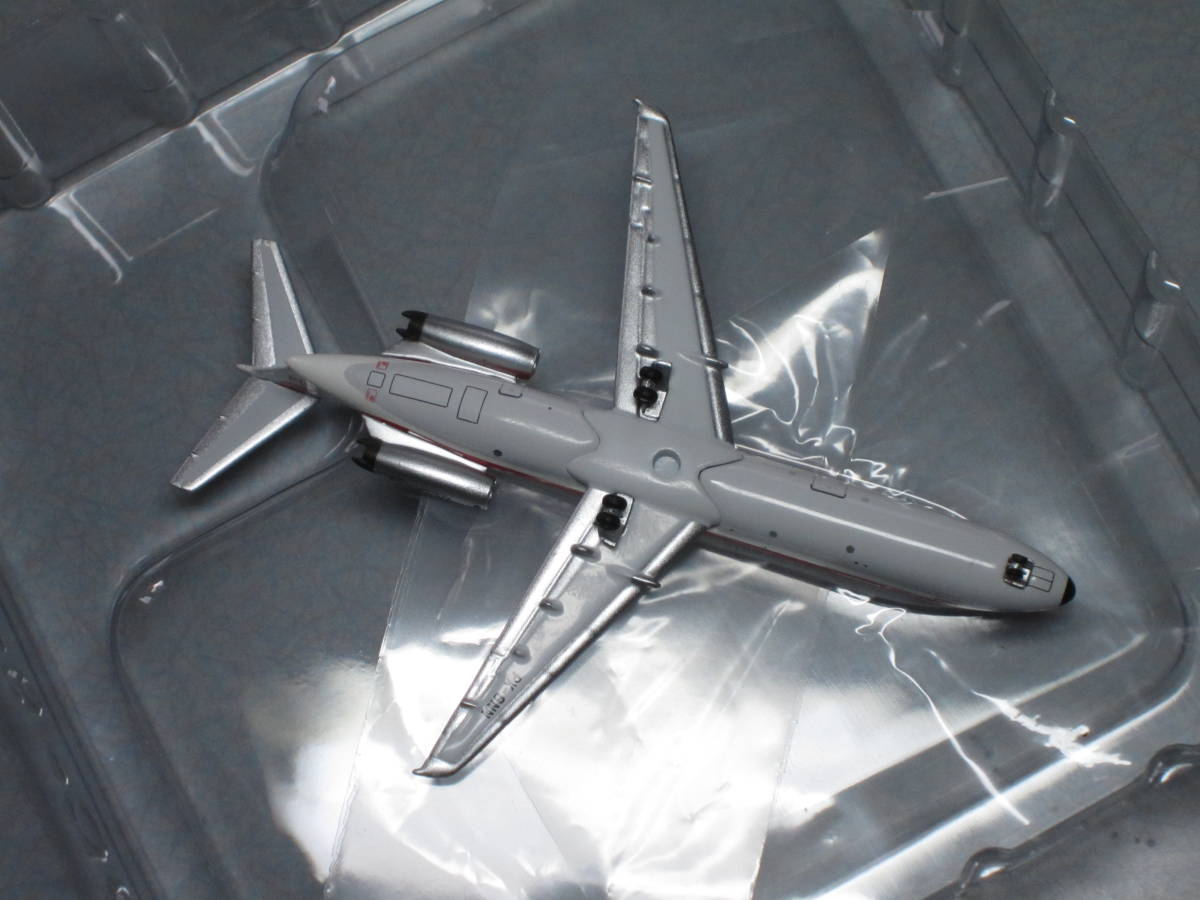 ◆ｇａｒｕｄａ　ｉｎｄｏｎｅｓｉａｎ　ａｉｒｗａｙｓ [PK-GNN] ＢＡＴＡＮＧ　ＡＧＡＭ◆Aero Classics [1:400]◆ＤＣ－９－３２_翼に光沢具合が異なる部分があります。