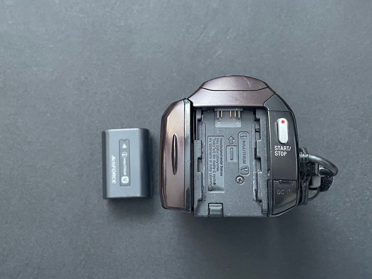 赤外線ビデオカメラ】SONY HDR-PJ540 プロジェクター付き 赤外線仕様