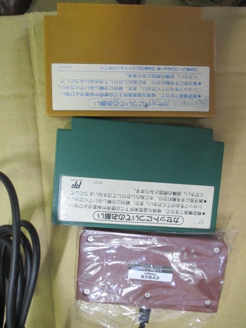 ファミコン　コントローラー1・カセット２本のみ　中古（O12）_画像4