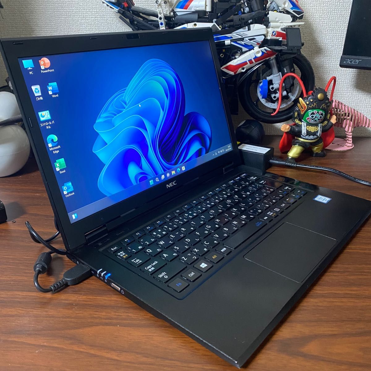 NEC LAVIE Hybrid ZERO Ci7 薄型高解像度カメラ付 | tubosoliveira.com.br