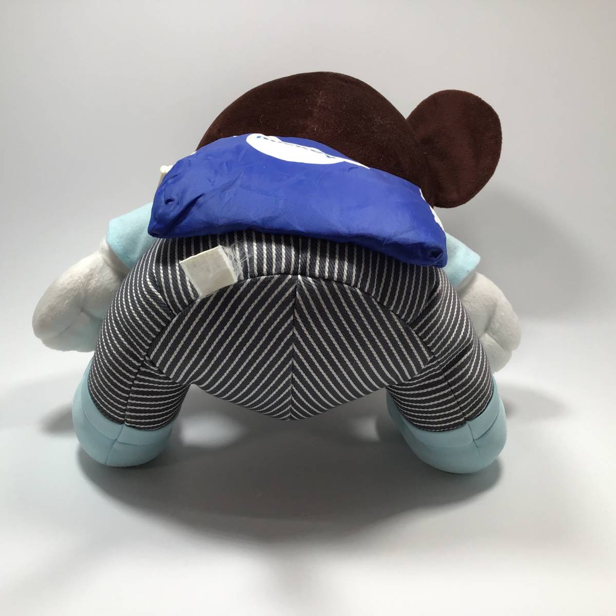 N-309☆ ミッキーマウス　ぬいぐるみ　エコバッグ　リュック　背負っている　かわいい　mickey　Disney　ディズニーキャラクター_画像6