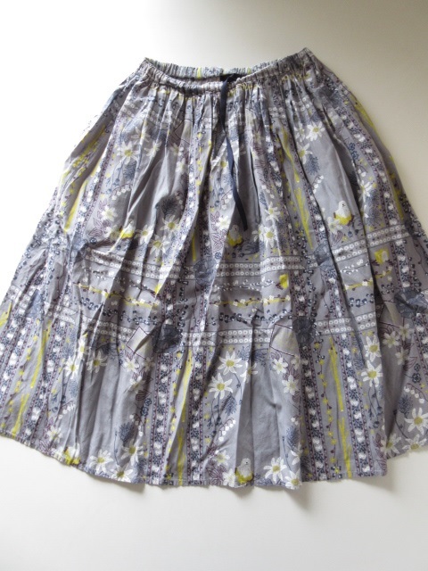 美品 marble SUD / マーブルシュッド Gifts Skirt GRAY * 花柄 プリント コットン ギャザー フレアスカート_画像3