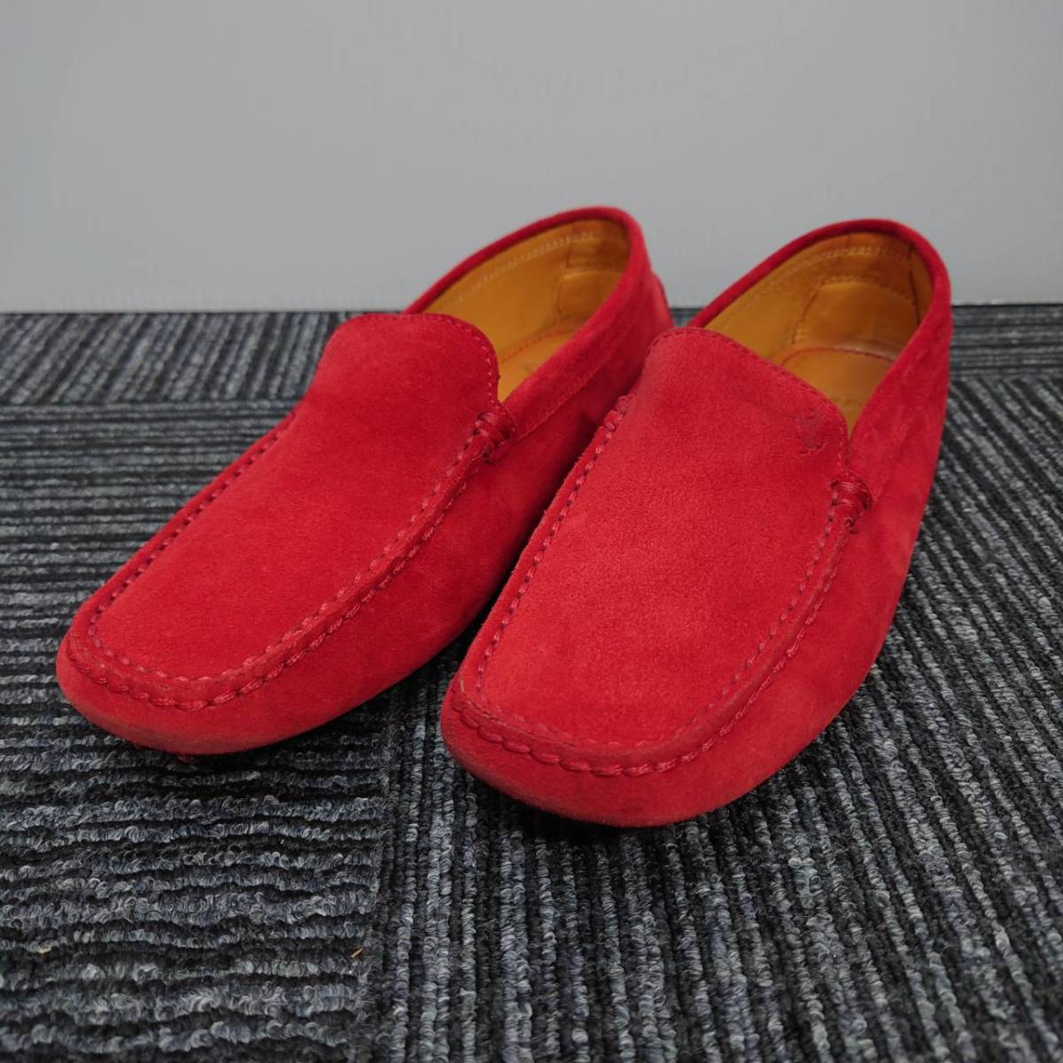 美品 トッズ TOD'S フェラーリ Ferraii コラボ ロゴ ローファー