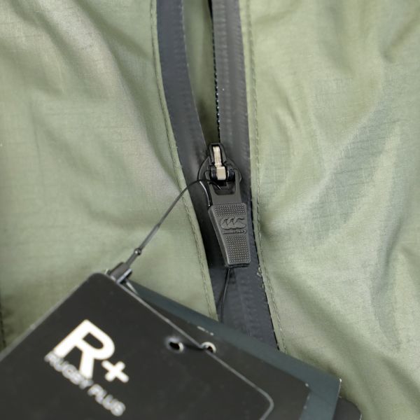 879b【送料込み】新品 5.2万 カンタベリー R+ 防水 軽量 ダウン